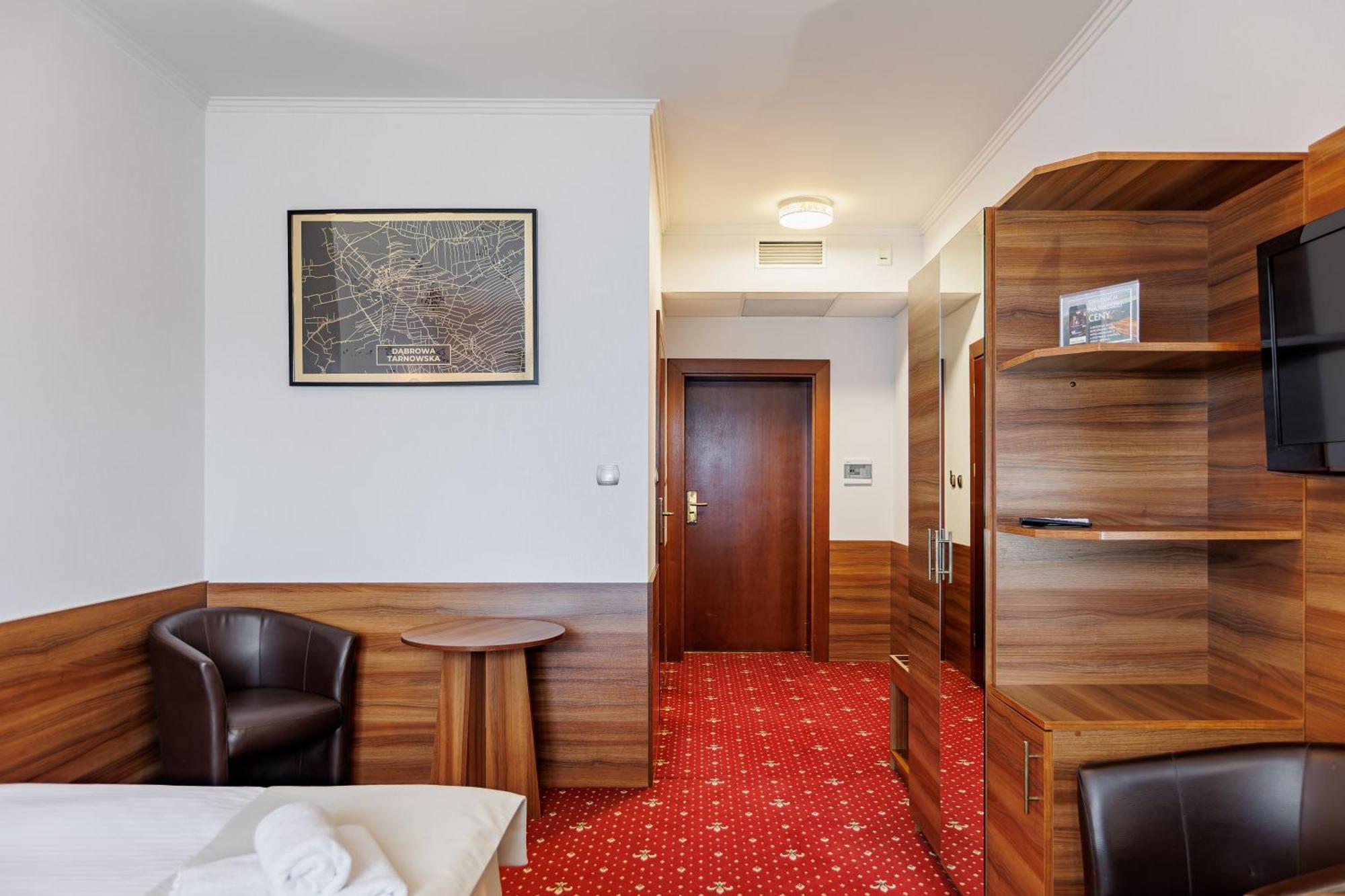 Hotel Cristal Park Dabrowa Tarnowska Exterior photo