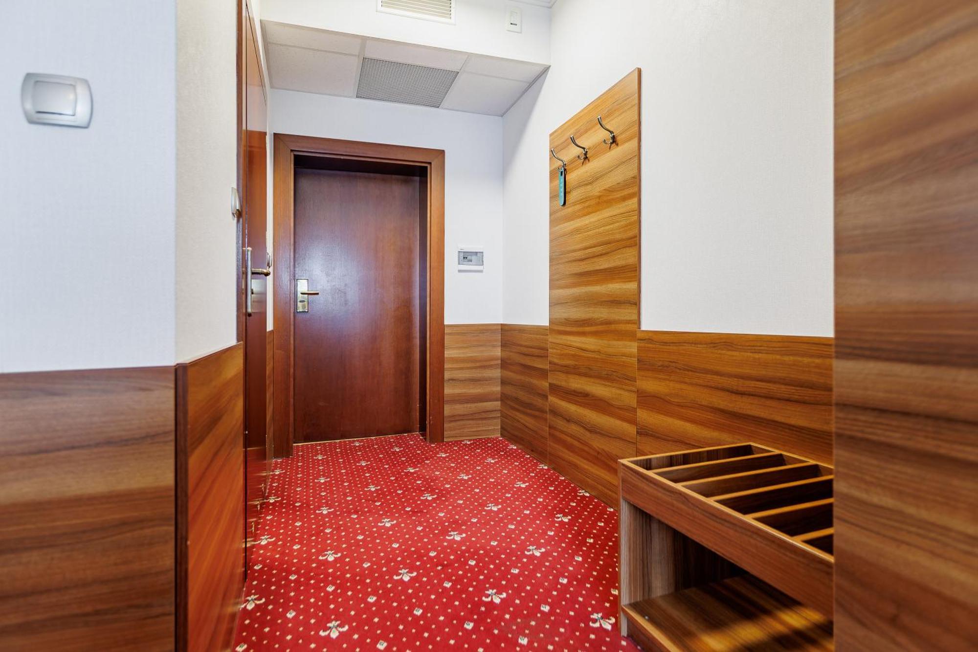 Hotel Cristal Park Dabrowa Tarnowska Exterior photo