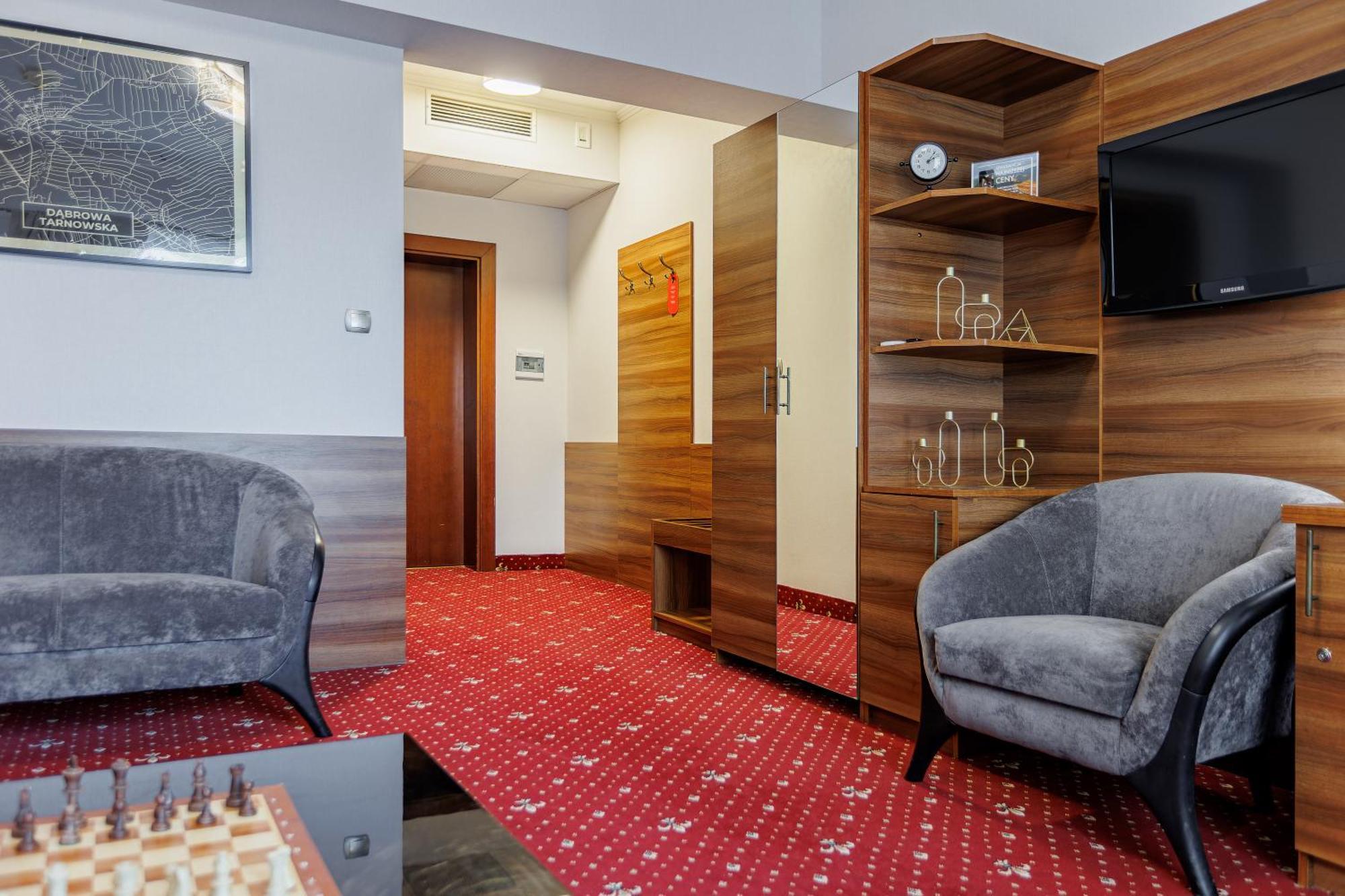 Hotel Cristal Park Dabrowa Tarnowska Exterior photo